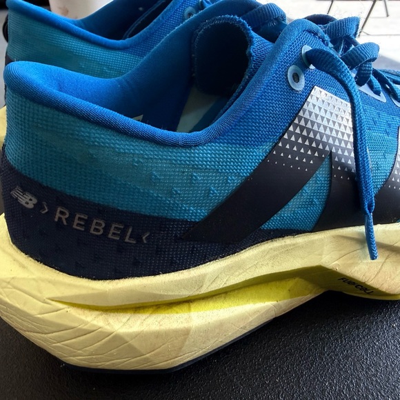 New Balance FuelCell Rebel V4 Women’s Size 8.5 - Picture 3 of 12
